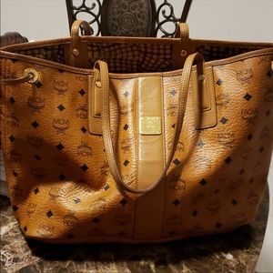 MCM AUTHENTIC PURSE